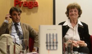 Antonio G. Iturbe y Dita Dorachova