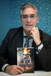 A: JAVIER SESMA F: 13-DICIEMBRE-2016 P: NICOLAS LÒPEZ CISNEROS L: PAMPLONA T: ENTREVISTA ESCRITOR